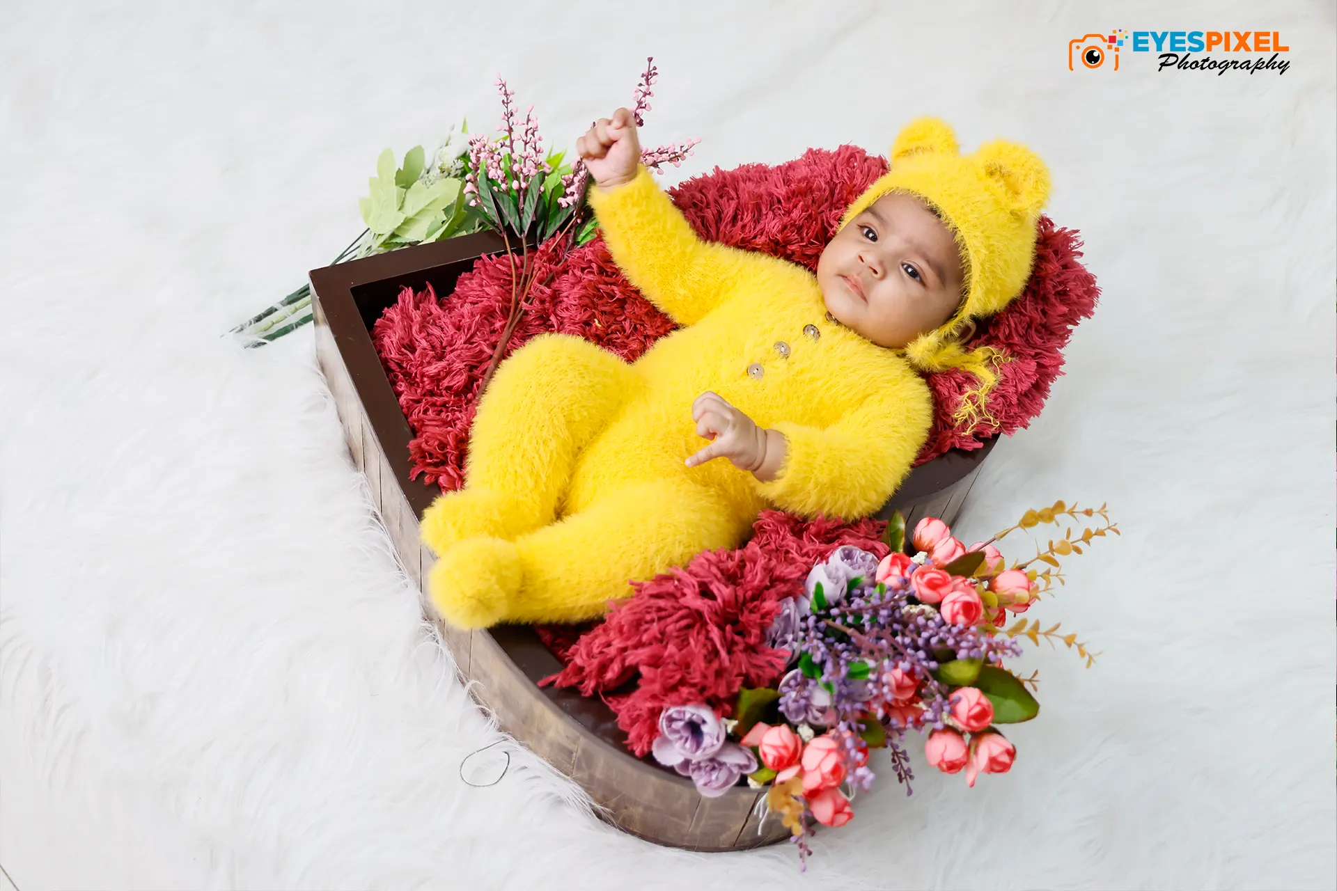 Top Newborn Baby and Maternity Photographers in Pune